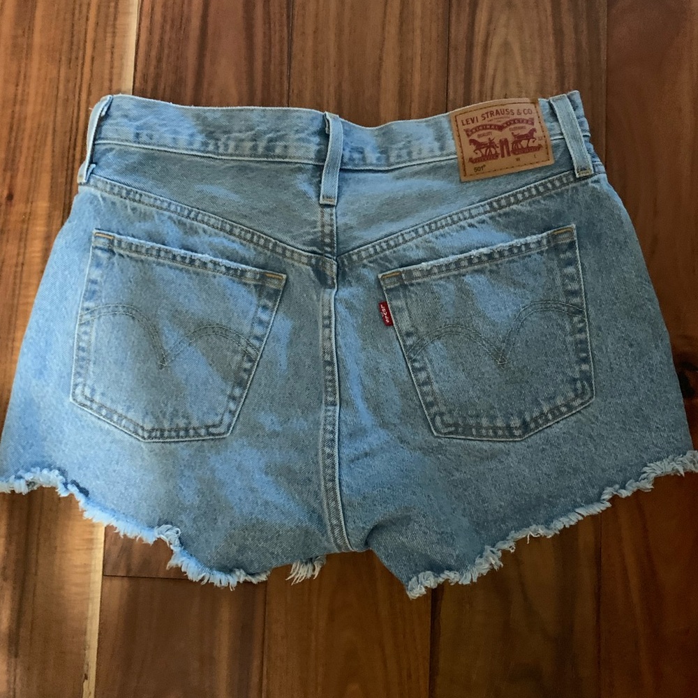 Brand new 501 Levi high waisted shorts - Picture 4 of 4